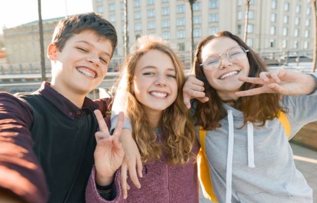 Clinica com adolescentes: como fazer um lugar no mundo (de hoje)